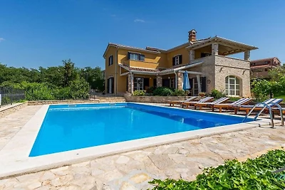 Ferienhaus in Porec mit Schwimmbecken