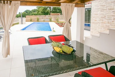 Villa in Tinjan mit Barbecue und Wifi