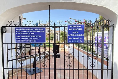 Wohnung in Nerja mit Meerblick & Pools