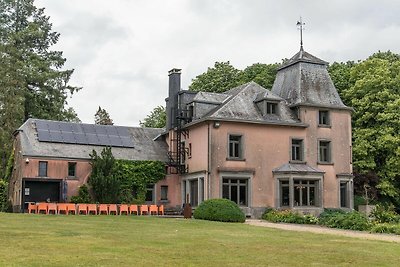 Luxuriöses Schloss mit Whirlpool in der...