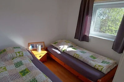 Bungalow in Niesgrau mit Schwimmbecken