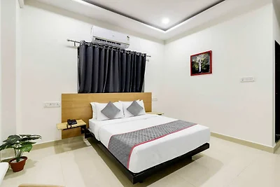 Townhouse De Alphabet Hotel Kukatpally