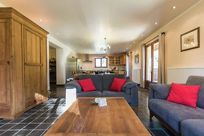 Luxuriöse Villa mit  Pool in Montignac