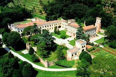 Königsschloss in schöner Landschaft bei Padua...