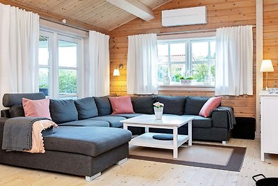 Luxuriöses Ferienhaus in Væggerløse mit Sauna