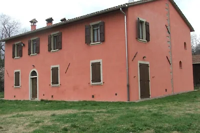 Gemütliches Ferienhaus in Tredozio mit Grill