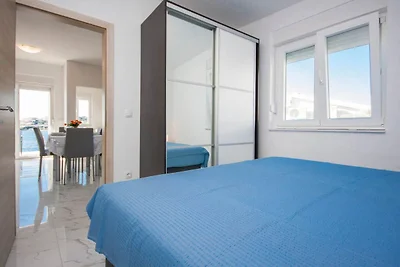 Apartments Happy Holiday - Two Bedroom Apartm...