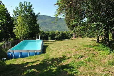 Ruhiges Chalet mit privatem Pool