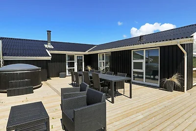 Luxuriose Hutte mit Pool and Sauna-By Traum