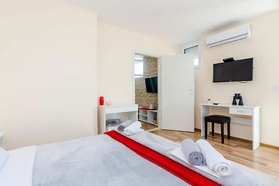 Apartment Vedrana- One-Bedroom Apartment with...