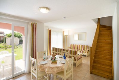 Sommervilla mit Terrasse oder Loggia, im...