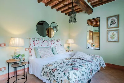 Bauernhaus in der Toskana mit Weinberg