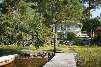 Prachtig vakantiehuis aan het meer met boot.