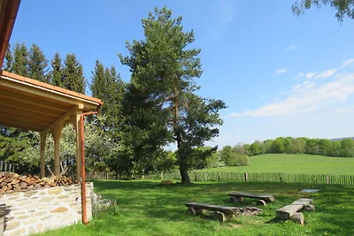 Comoda casa vacanze a Milire con foresta nell...