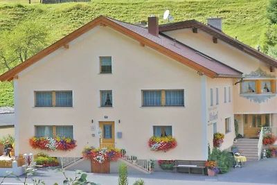 Appartamento per vacanze a Kappl con piscina