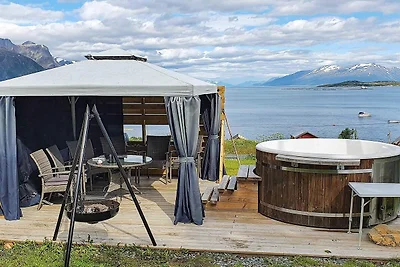 9 Personen Ferienhaus in Lyngseidet