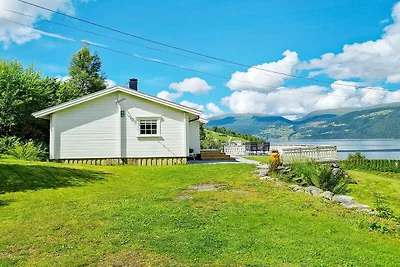 4 personas casa en Utvik-By Traum