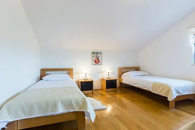 Modern Escape with Private Pool - 4 Bedroom...