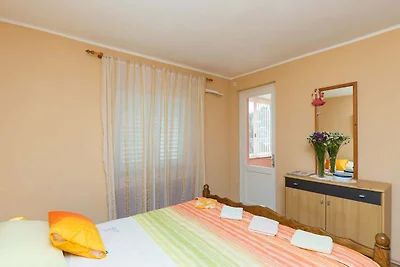 Apartment Lolo - Two Bedroom Apartment with L...