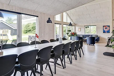 18 Personen Ferienhaus in Grenaa