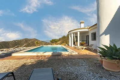 Villa in Arenas mit Meerblick und Pool
