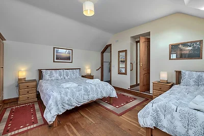 Cottage bij Cardigan Bay met bubbelbad