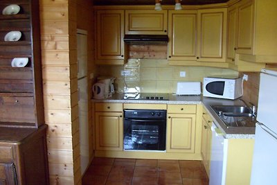 Rustic chalet with dishwasher, in the High...