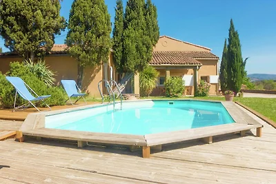 Traumhaftes Ferienhaus mit Swimmingpool in...