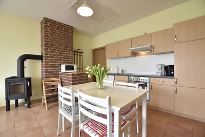 Schצnes Ferienhaus in Zierow mit Kamin