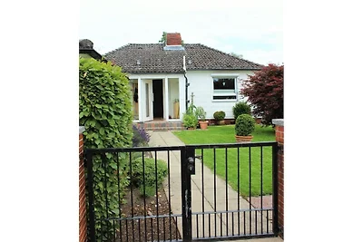 Holiday home in Wunstorf with swimming pool