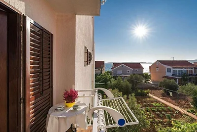 Wohnung in Šibenik-Brodarica mit Balkon