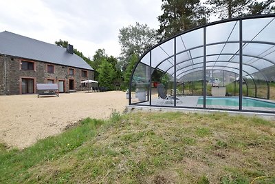 Casa di campagna nelle Ardenne con Schwimmbad