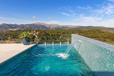 Modernes Ferienhaus in Buger mit Pool