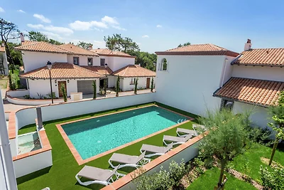 Schöne Villa mit Terrasse