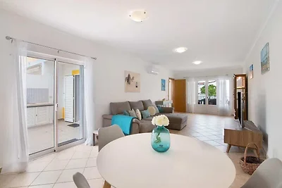 Faszinierendes Ferienhaus in Manta Rota mit...