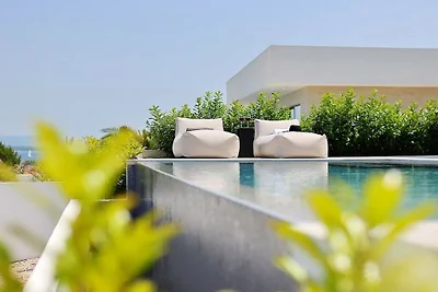 Villa in Tkon mit Schwimmbecken