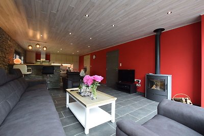 Komfortables Ferienhaus mit Sauna in Bastogne