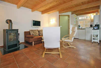 Ferienhaus mit Terrasse und Kaminofen in...