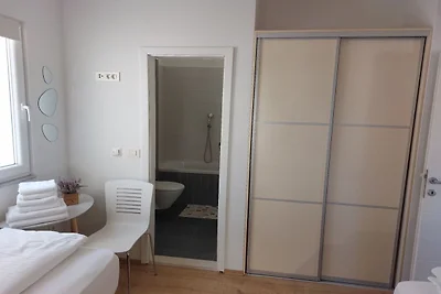 Villa Nižić Makarska -Two Bedroom Apartment W...