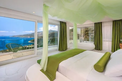 Villa in Kalkan mit Schwimmbecken