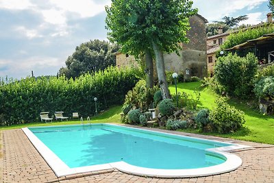 Maestosa casa vacanze con piscina in Umbria