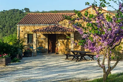 Ruhiges Ferienhaus mit Pool