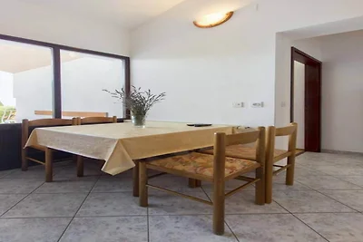 Einladendes Apartment am Meer in Dalmatien