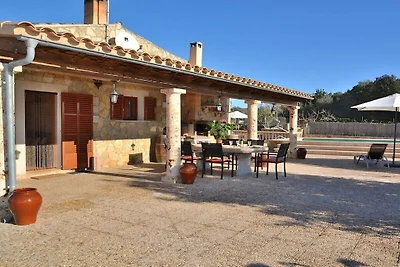 Finca in Ariany mit Schwimmbecken