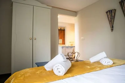 Moderno cottage immerso nella natura