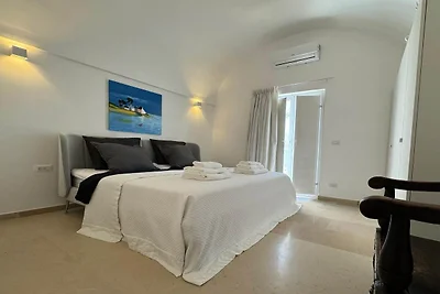 Villa in jahrhundertealtem Olivenhain