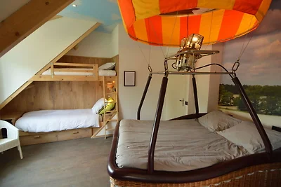 Familienhaus mit Trampolin