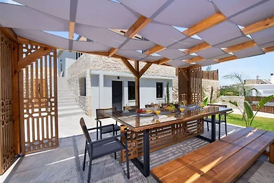 Villa Kournas für 12 Gäste mit Pool