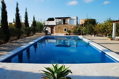 A unique Finca within walking distance of San...