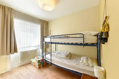 Eckwohnung mit Blick auf die Ufermauer in...